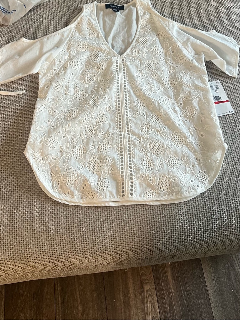 Karen Kane NWT Petite XS Eyelet Cold Shoulder Blouse Off White RETAIL- $138